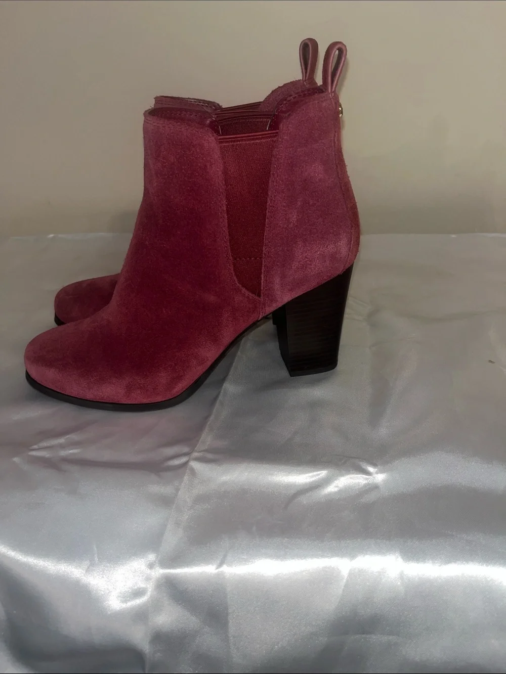 Michael Kors Mulberry Suede Ankle Booties with Block Heel Size 8 New w/O Box
